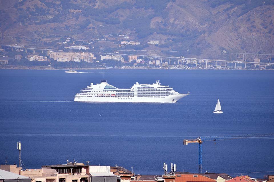 DSC_0003_Seabourne_Encore_960.jpg.903e884cd9de9eae89b98ed86bc5dd63.jpg
